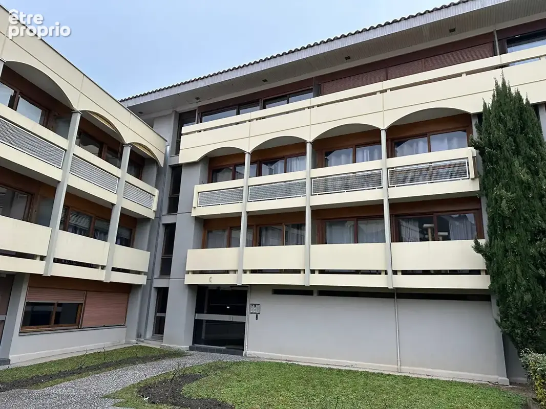 garage fermé, sous sol sécurisé, résidence étudiante les remparts 22000€ FAI - photo 5