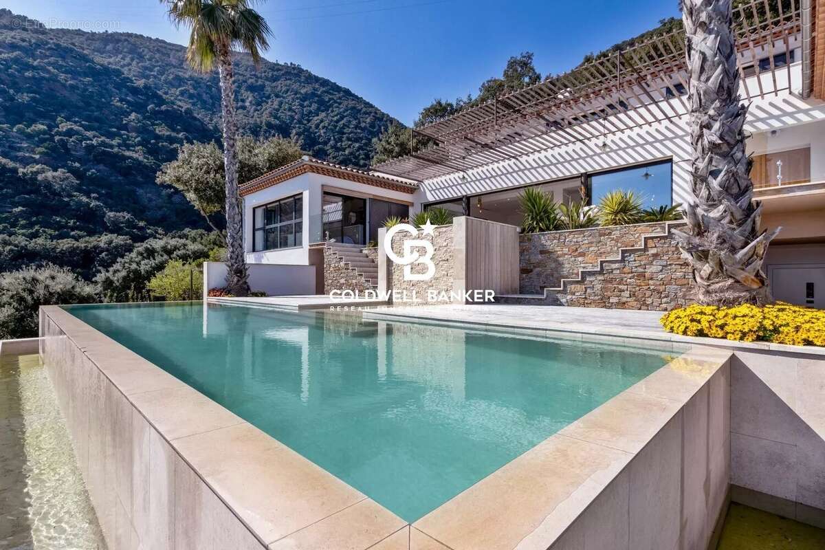 Maison à CAVALAIRE-SUR-MER