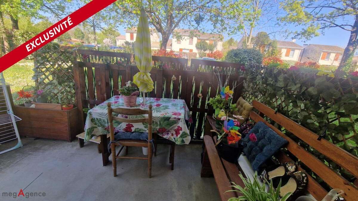 Appartement à SAINT-JEAN-D'ANGELY