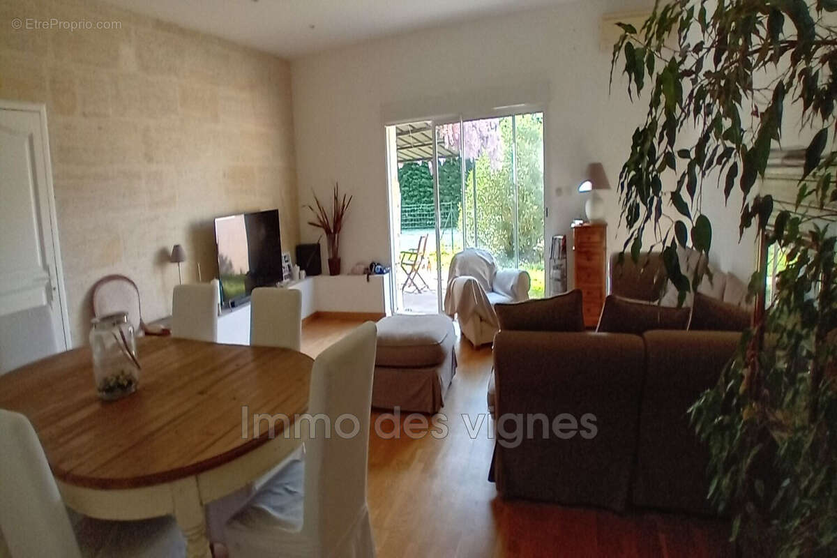 Maison à AMBARES-ET-LAGRAVE