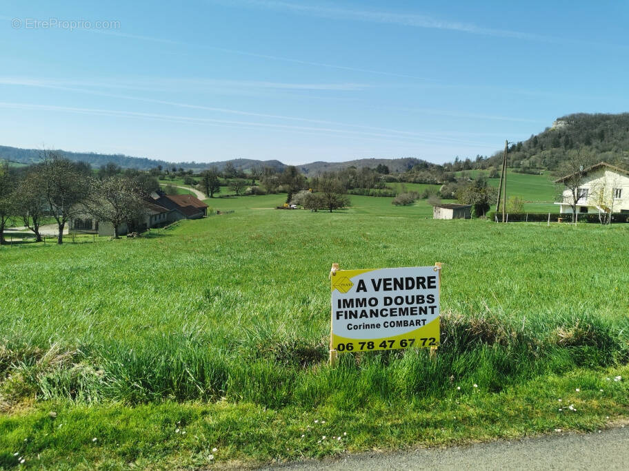 Terrain à SCEY-MAISIERES