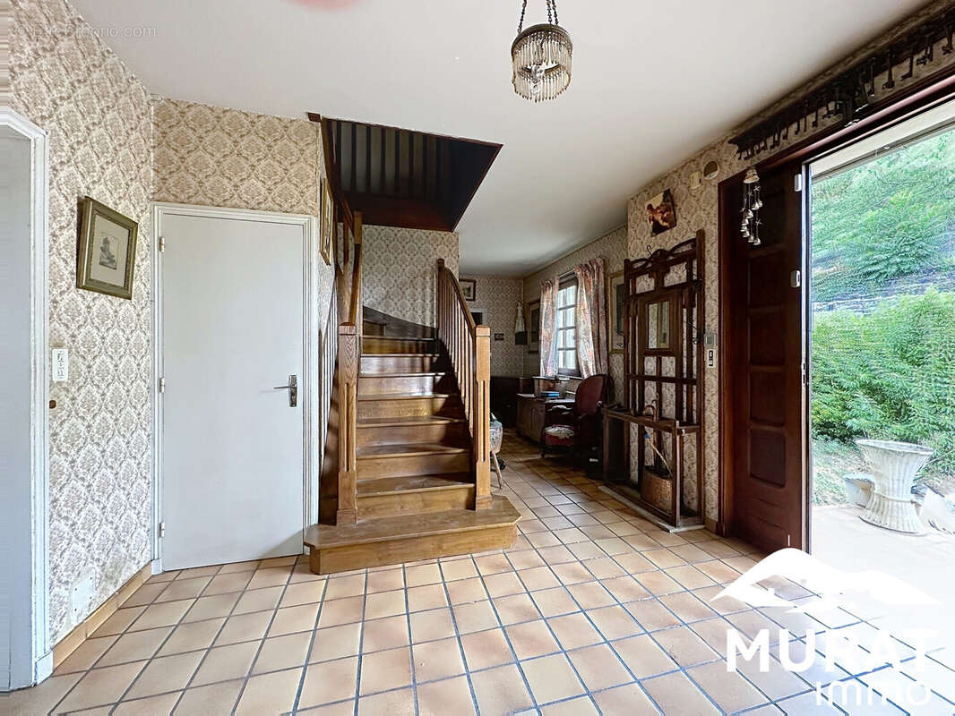 Maison 210 m² à Veyre-Monton  - photo 5