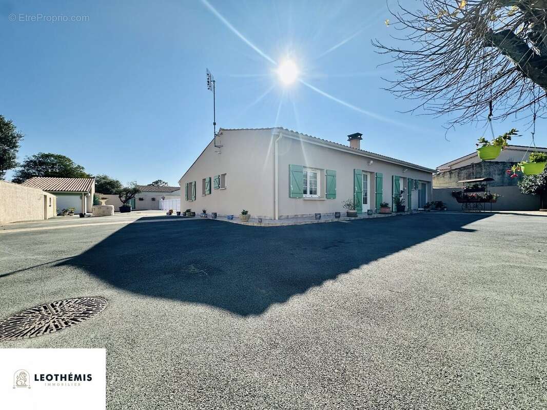 Maison à BOURCEFRANC-LE-CHAPUS