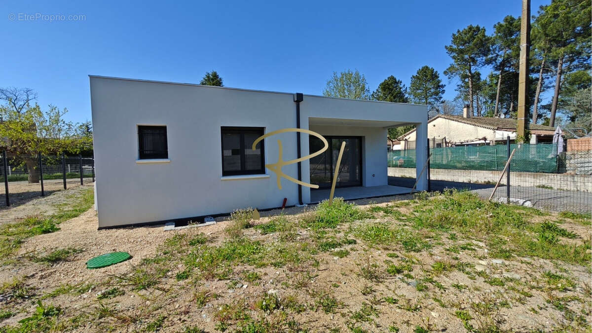 Maison à RUOMS