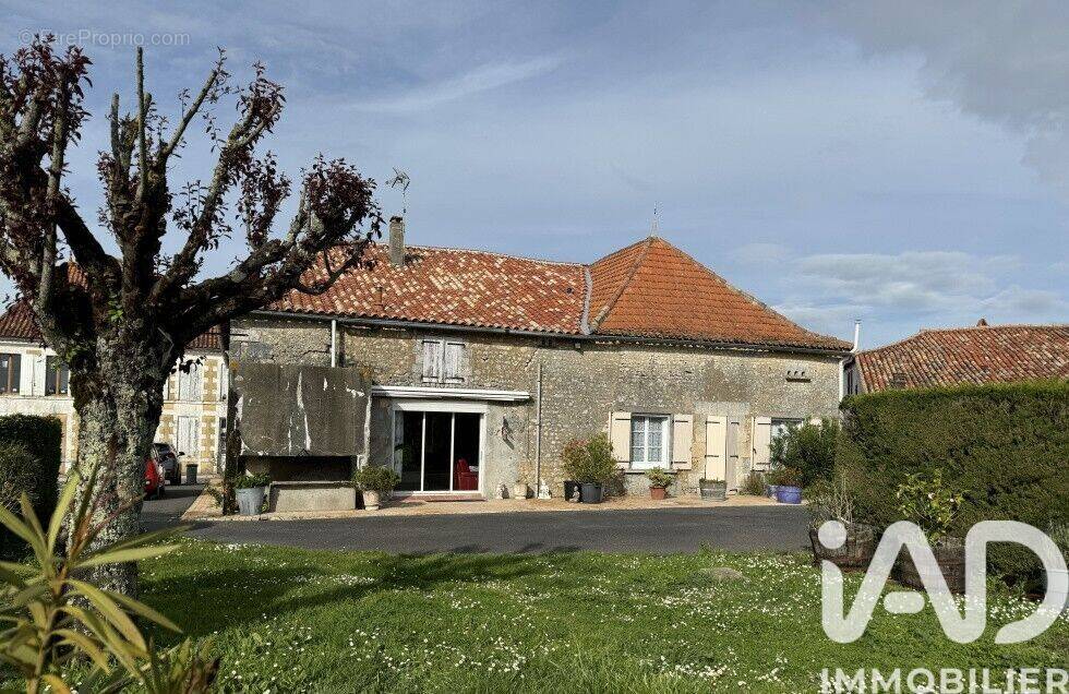 Photo 1 - Maison à BERNEUIL