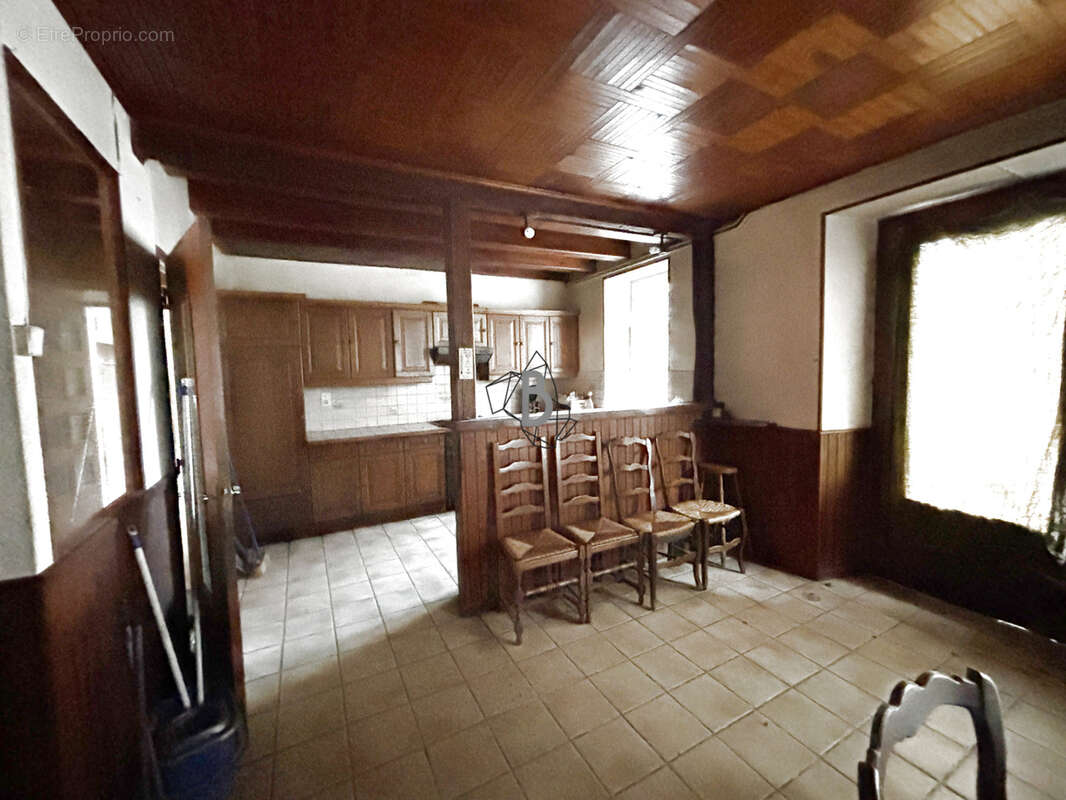 Maison à TREMOUILLES