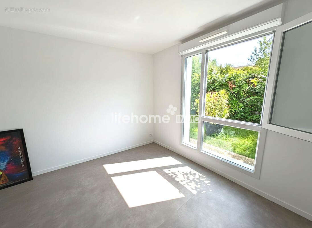 CHAMBRE 1 - Appartement à GUYANCOURT
