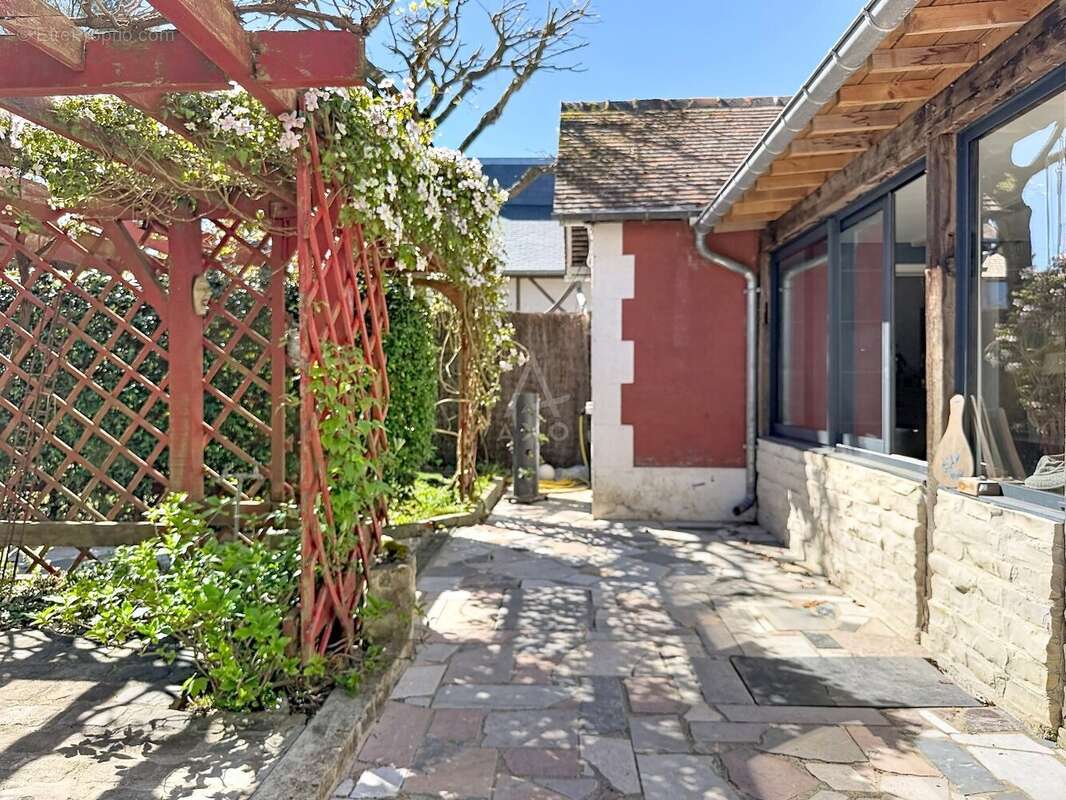 Maison à PONT-L'EVEQUE