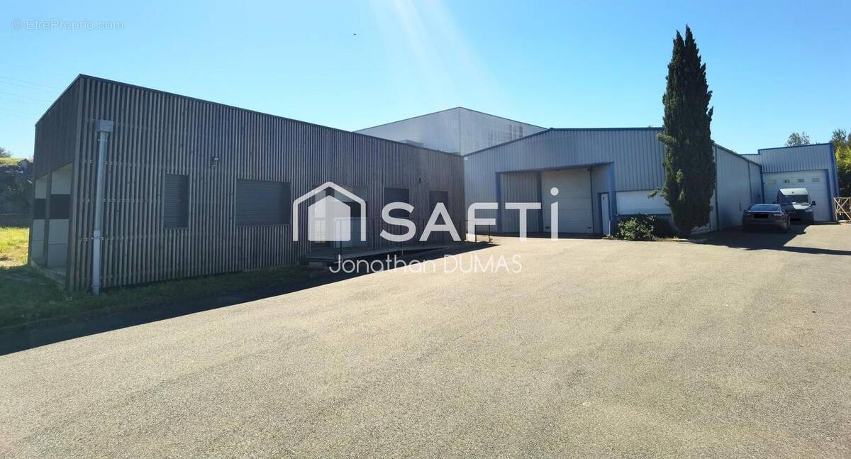 Photo 1 - Commerce à BALMA