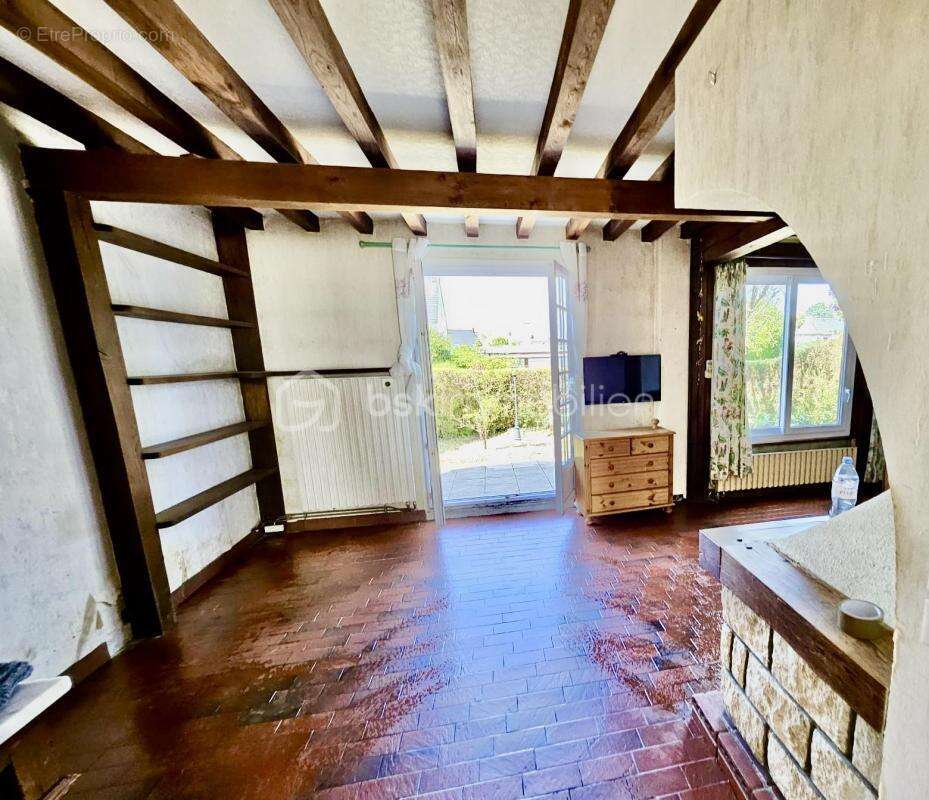 Maison à OZOIR-LA-FERRIERE