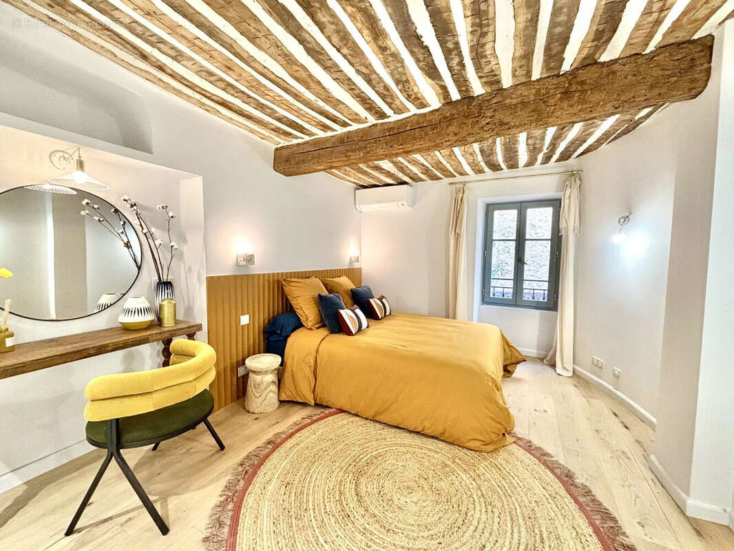 Maison à VALBONNE