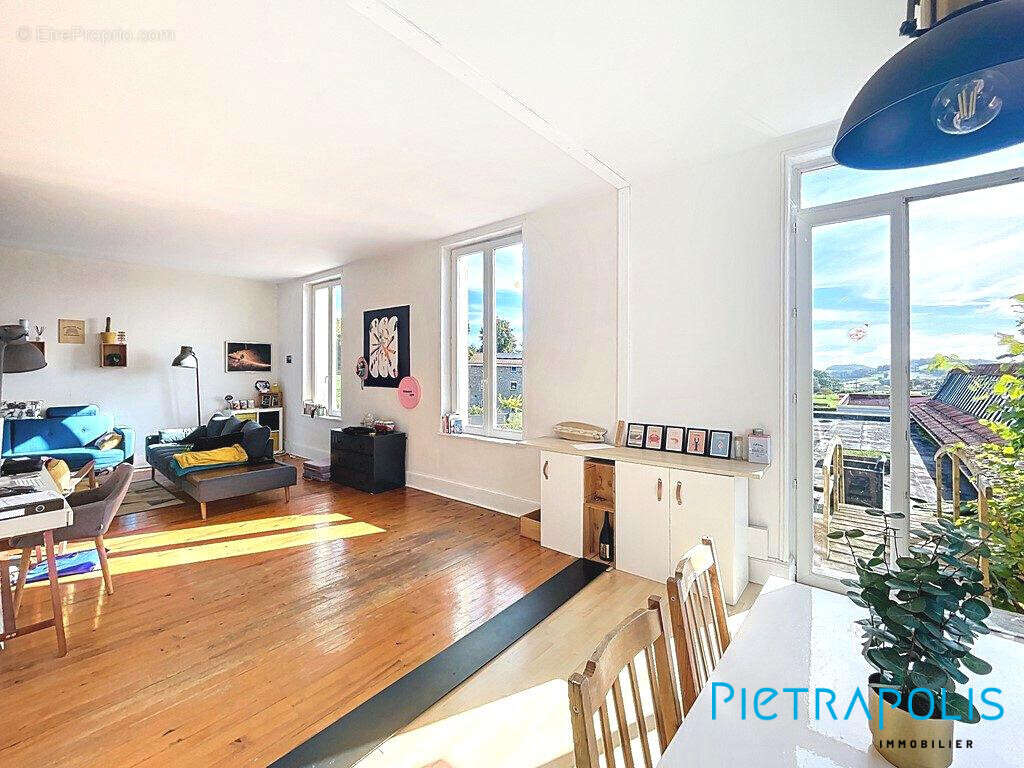 Maison à VILLECHENEVE