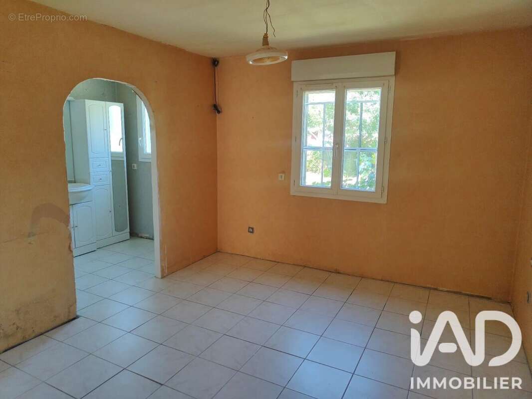 Maison 101 m² à Bessines  - photo 4