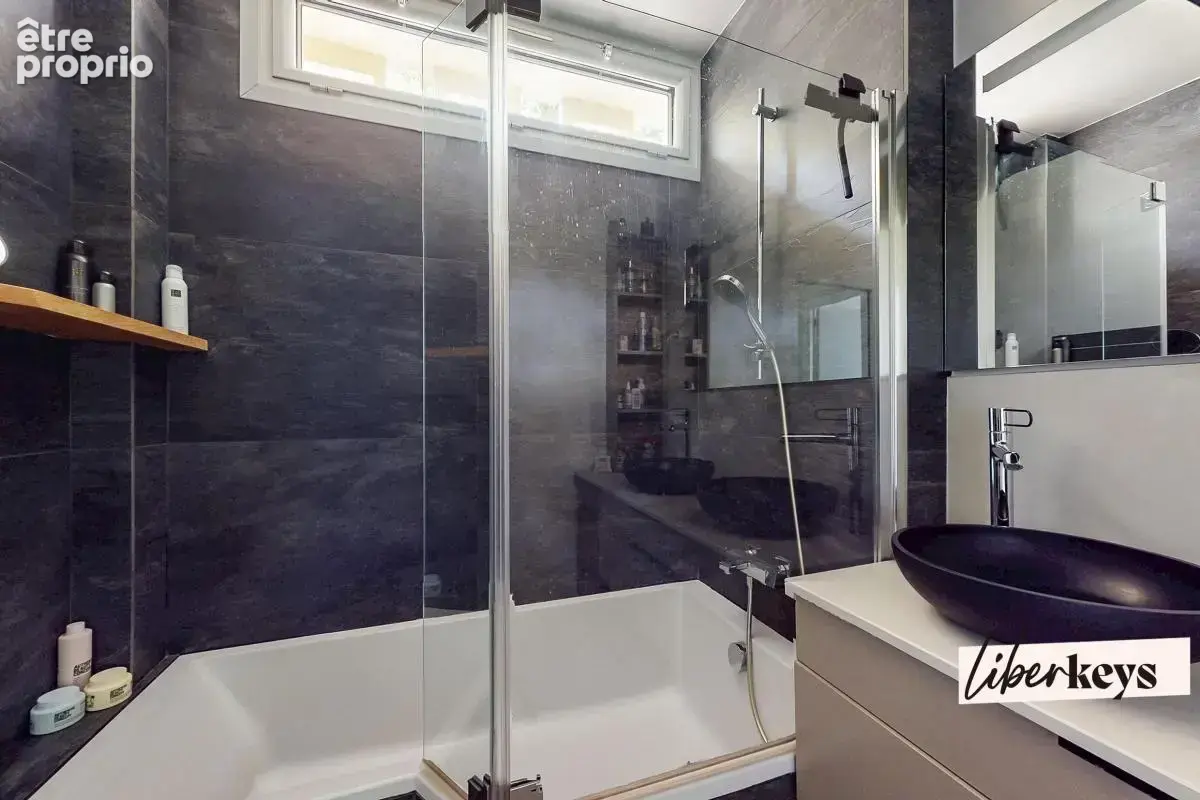 Saint-cloud – 3 pièces de 84 m² – calme, sans vis-à-vis – deux balcons – cave - photo 6