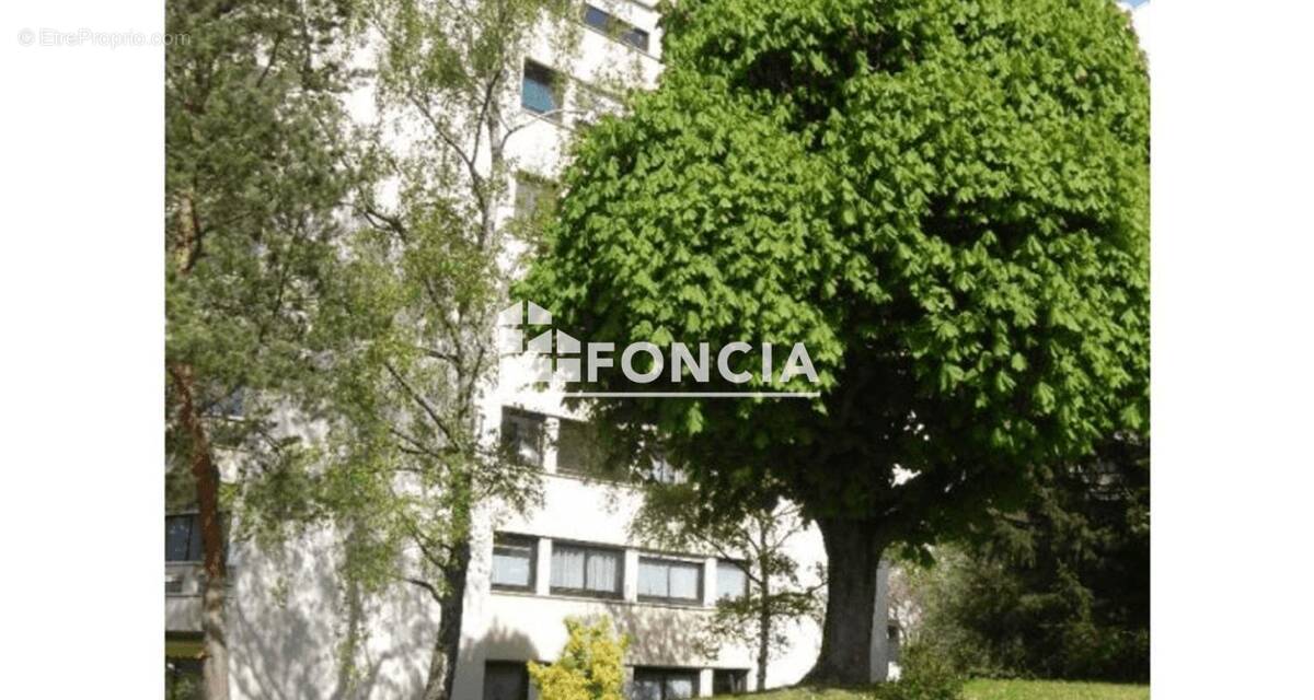 Appartement à FRESNES