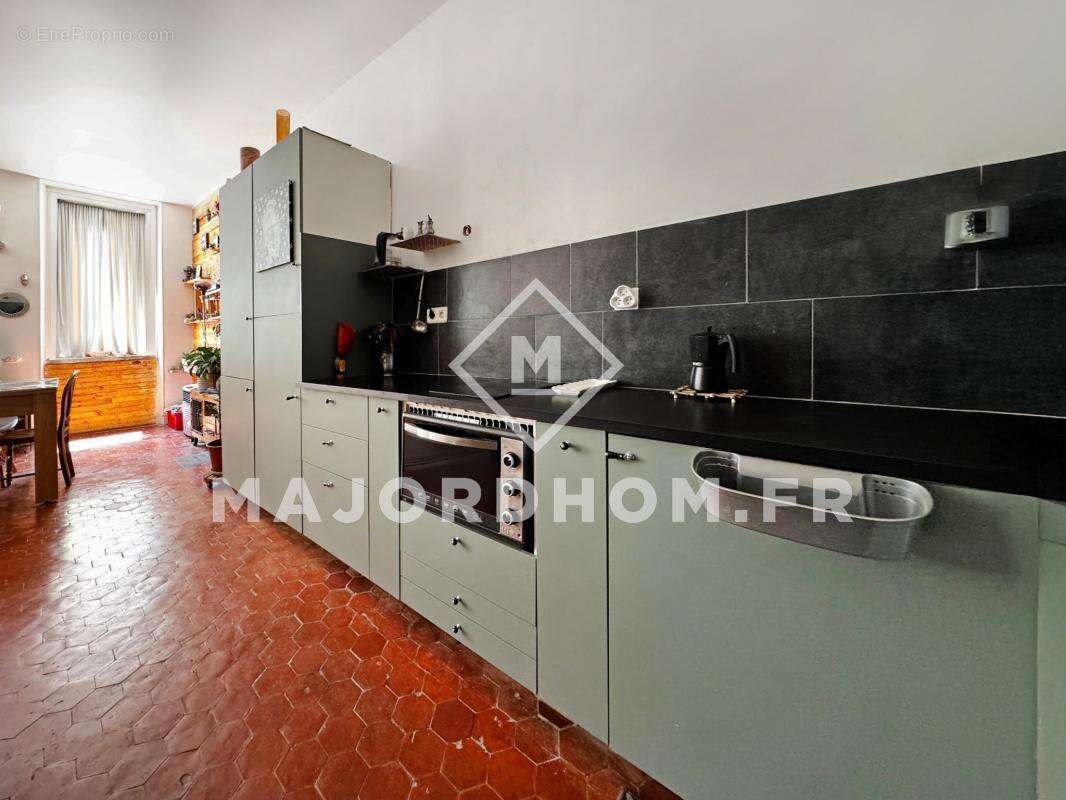 Appartement à MARSEILLE-1E
