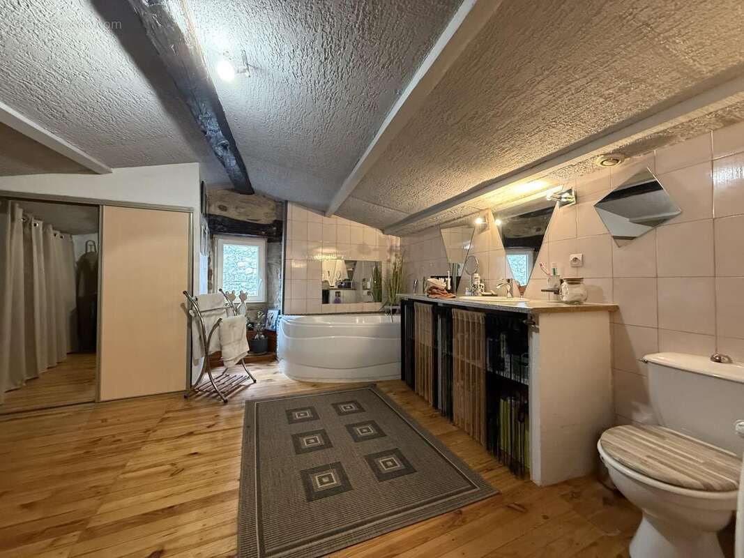 Maison à LIVRON-SUR-DROME