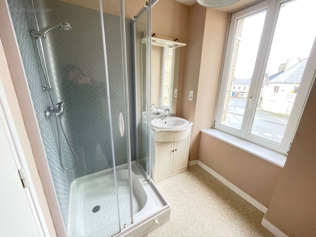 Appartement à CORAY