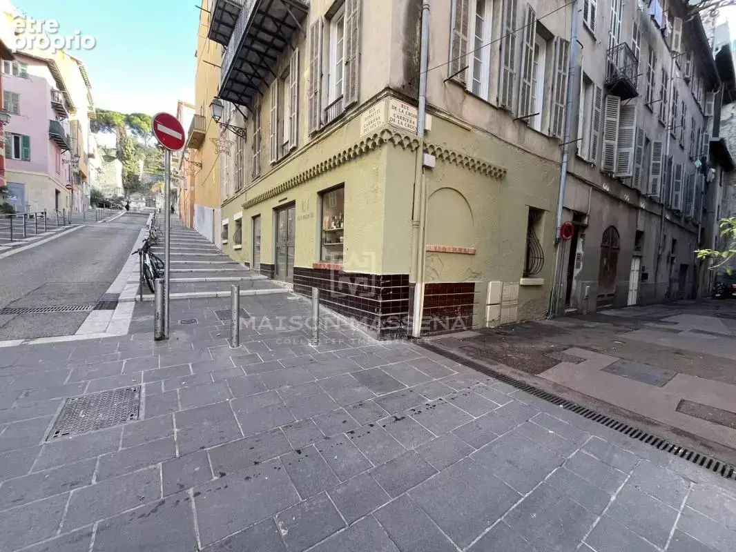 Local d'angle - vieux-nice - droit au bail - photo 6