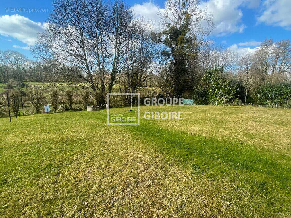 À VENDRE - AGENCE GIBOIRE - sur la commune de La Chapelle Des Fougeretz - Maison neuve d'environ 118 m² et 130m² au sol - photo 5