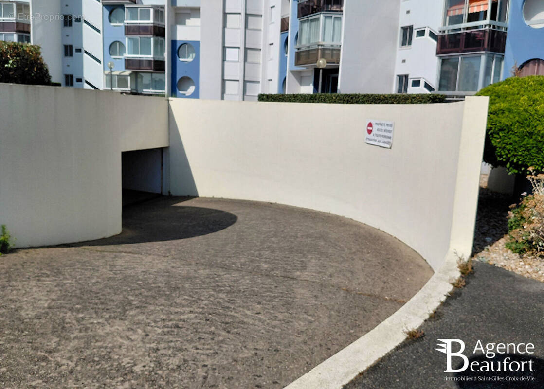 Parking à SAINT-GILLES-CROIX-DE-VIE