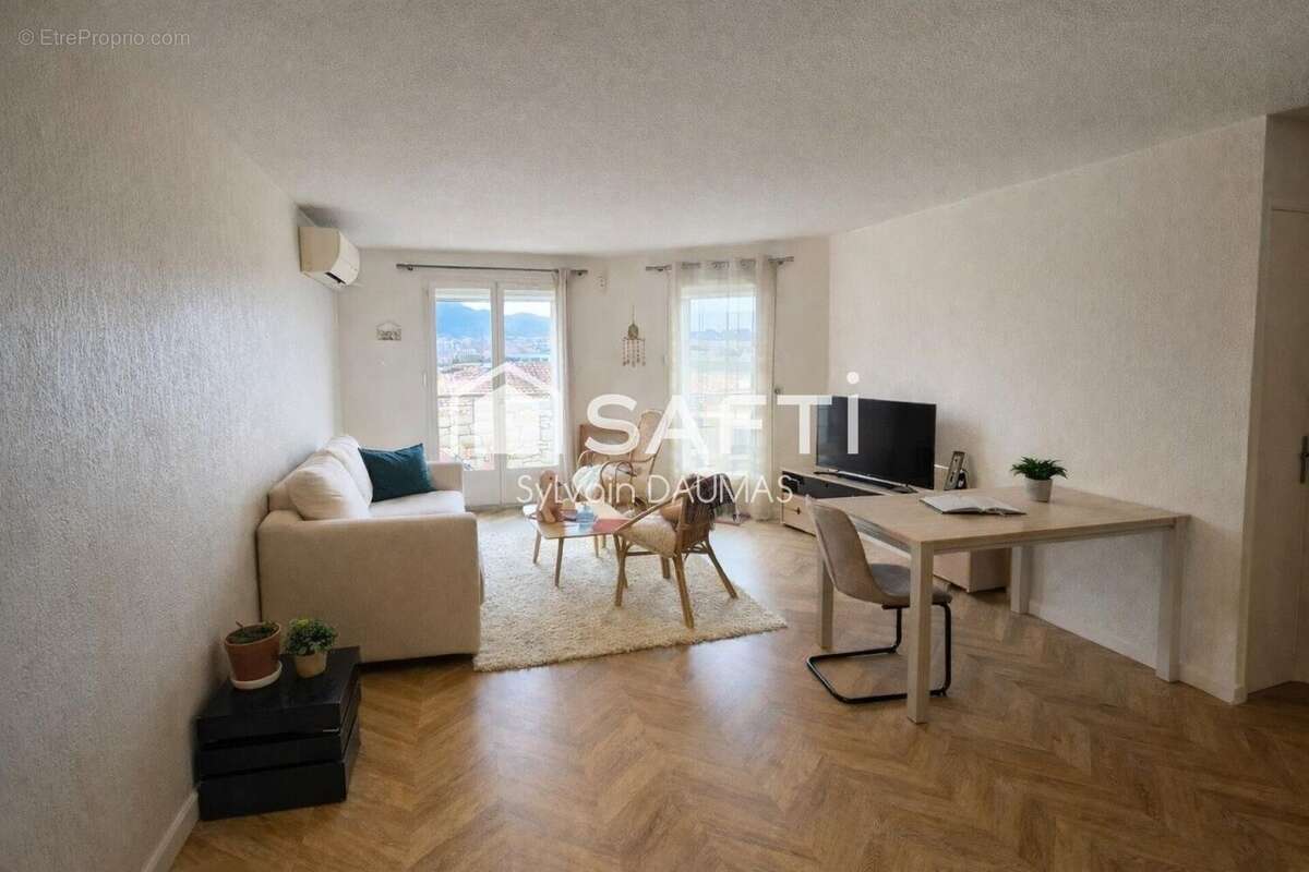 Photo 3 - Appartement à SIX-FOURS-LES-PLAGES