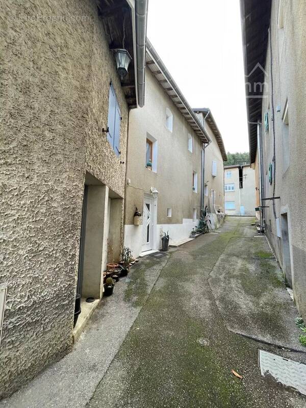 Maison à MORAS-EN-VALLOIRE