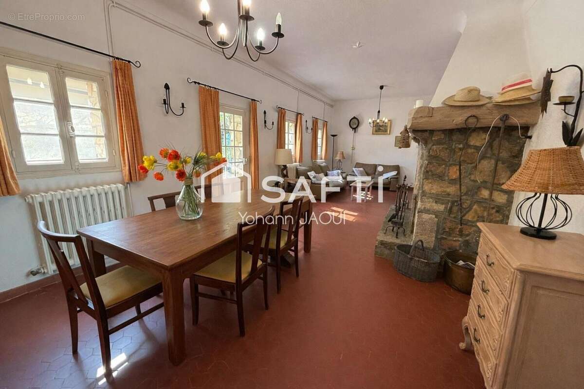 Photo 8 - Maison à ENTRECASTEAUX