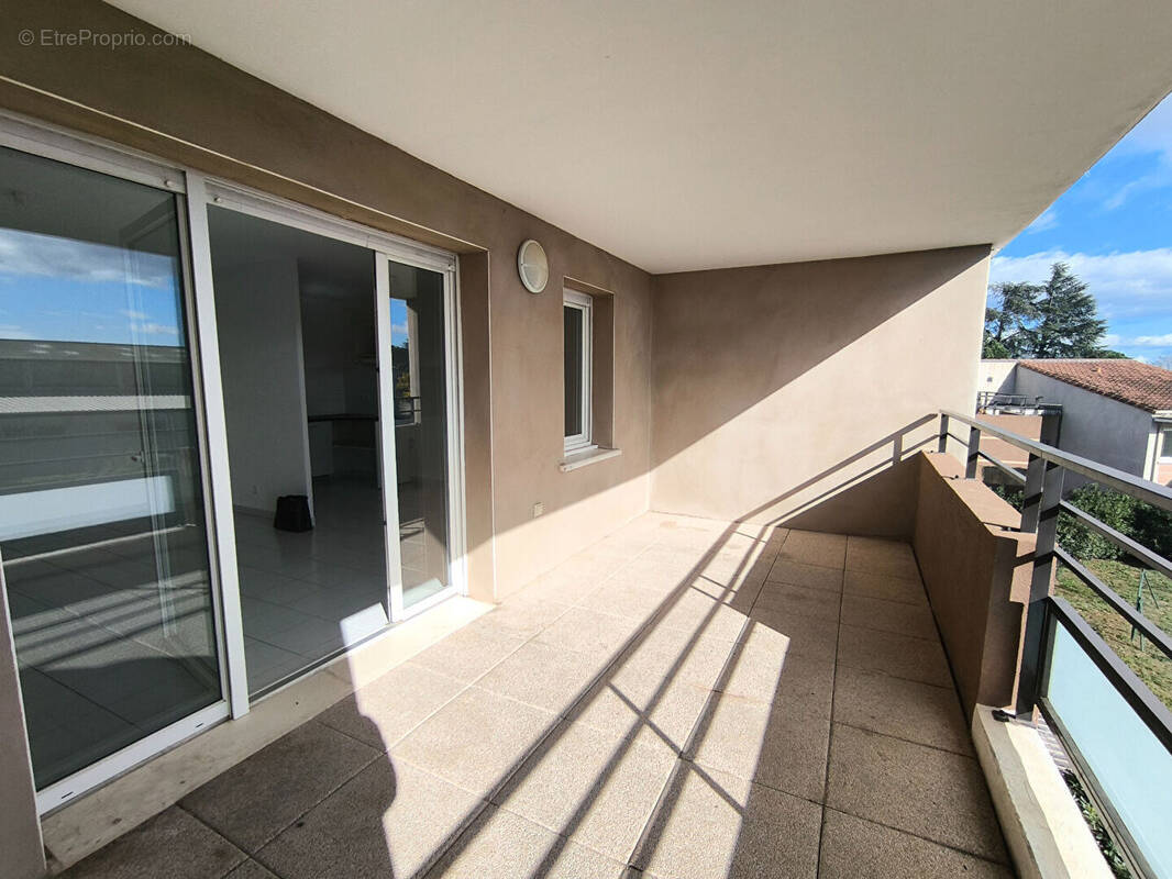 Appartement à GARONS