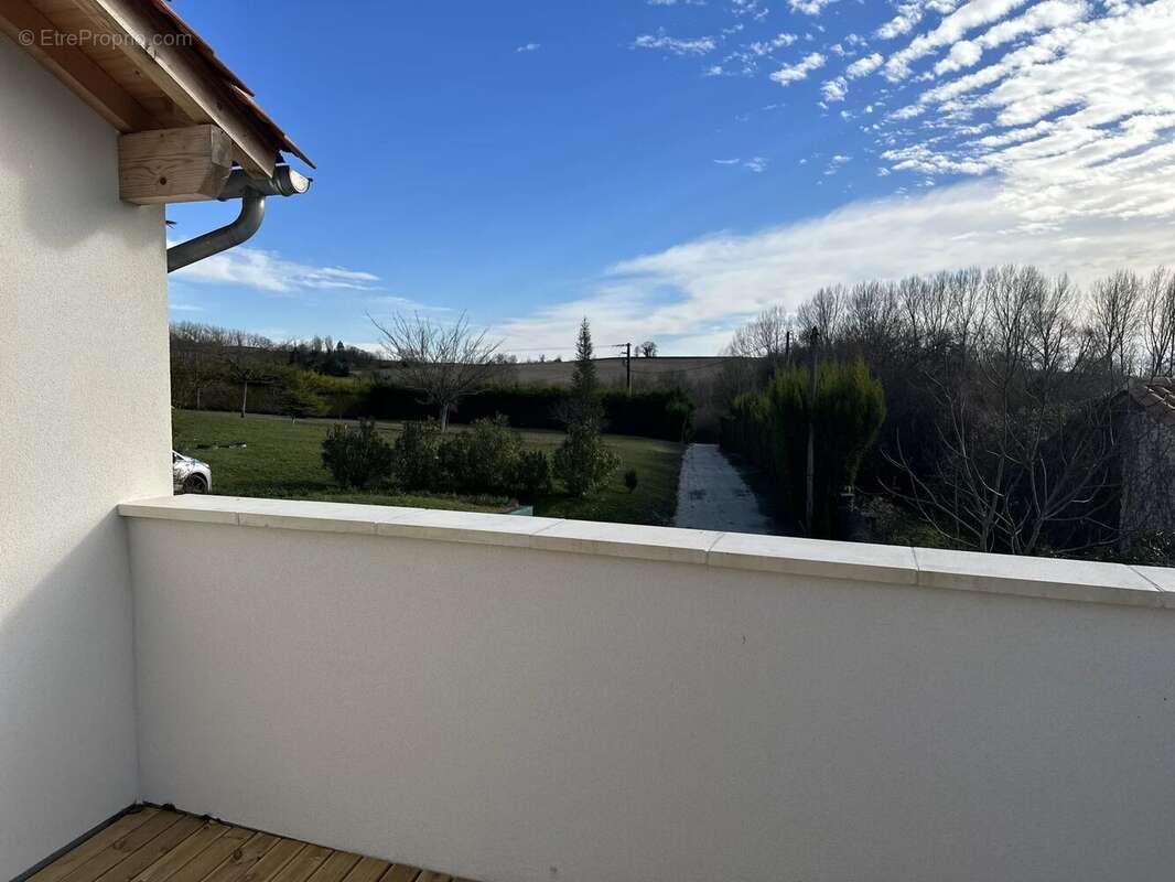 Maison à MONTIGNAC-LE-COQ