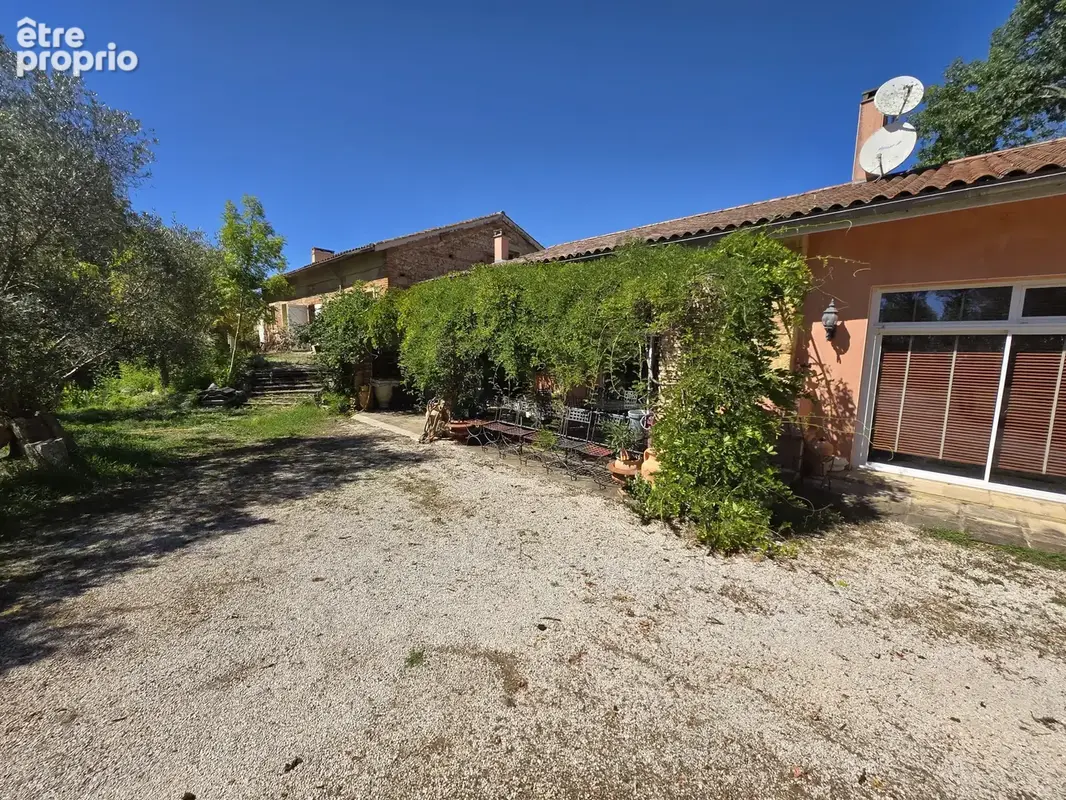 Saint-martin d'oydes-chateau mercie 350 m2 - photo 5