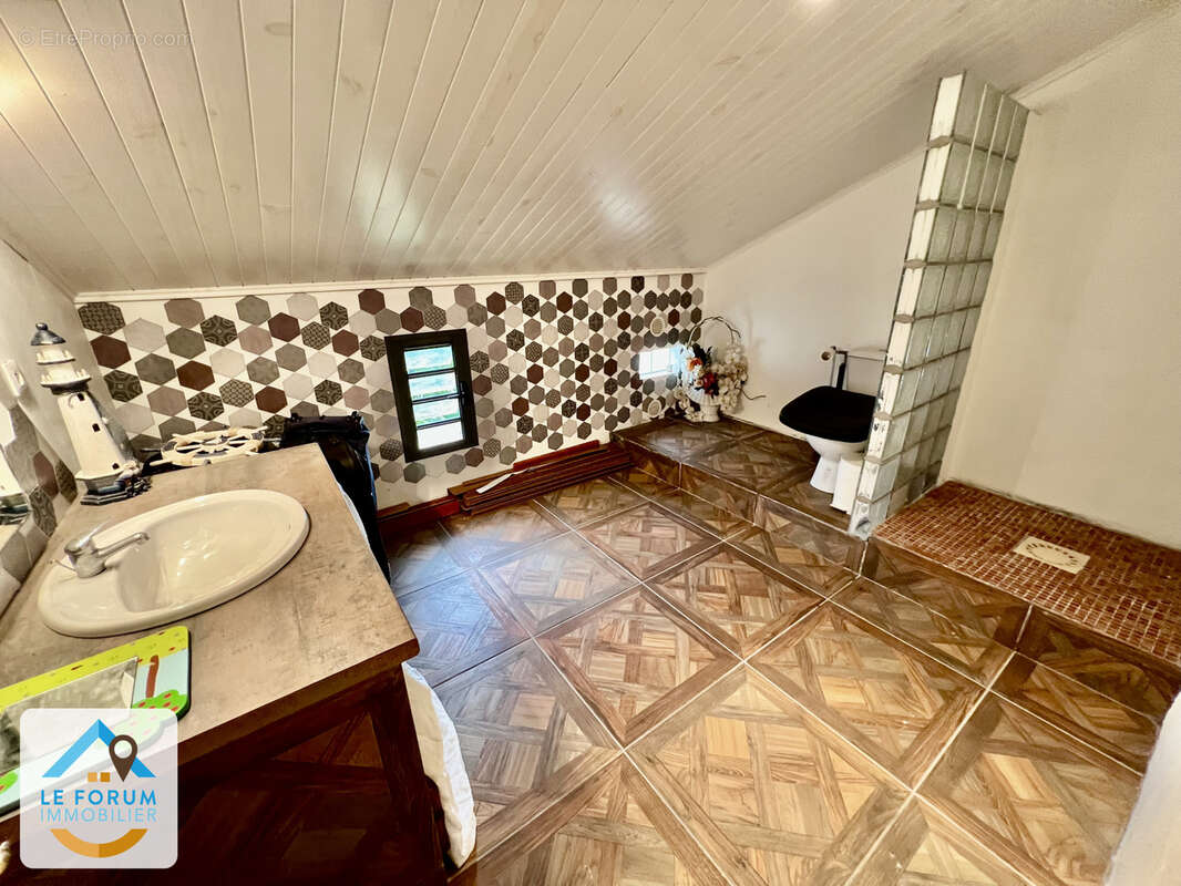 Saint joseph littoral 97480 - villa f6 entretenue et spacieuse - emplacement prise - fort potentiel - photo 11