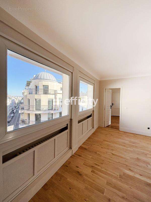 Appartement à LEVALLOIS-PERRET