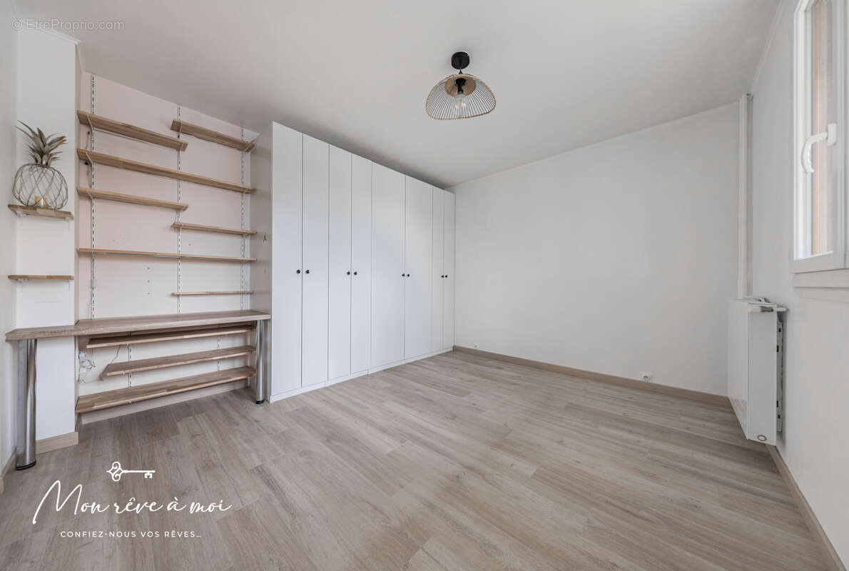 Appartement à FONTENAY-LE-FLEURY