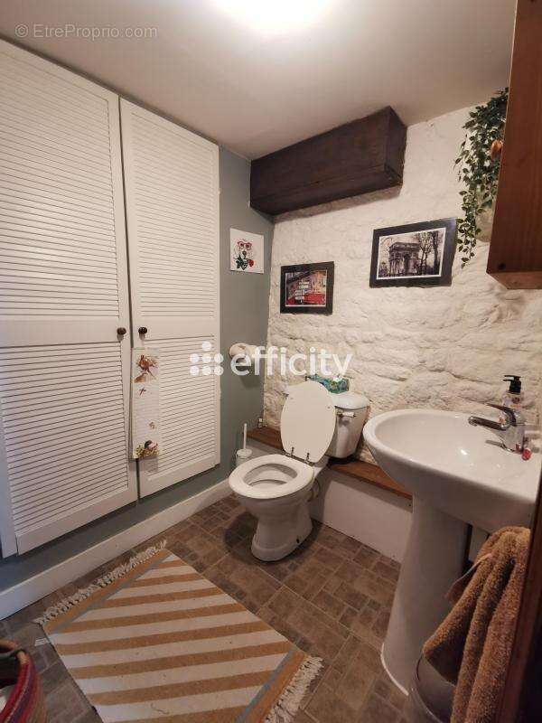 Maison à SAINT-SEVER-CALVADOS