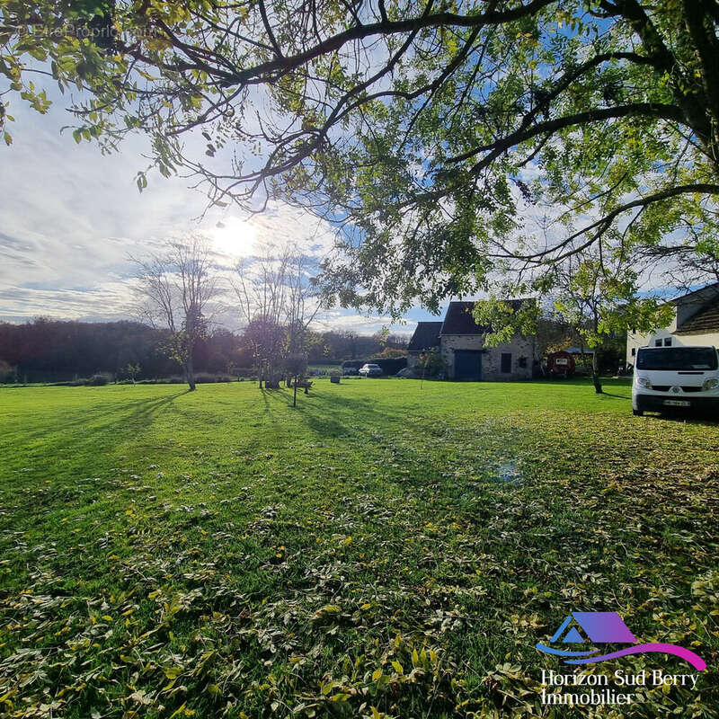 Jardin - Maison à AIGURANDE