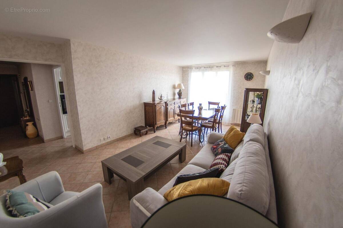 Séjour - Appartement à MANTES-LA-JOLIE