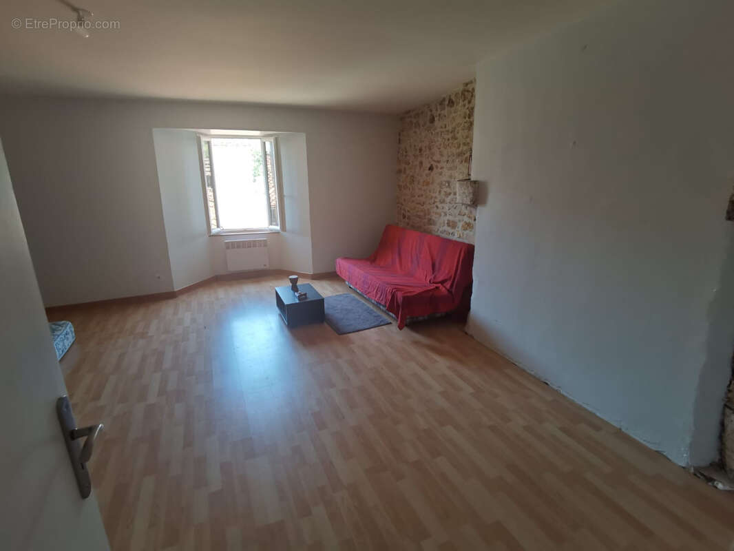 Maison à CHASSENEUIL-SUR-BONNIEURE