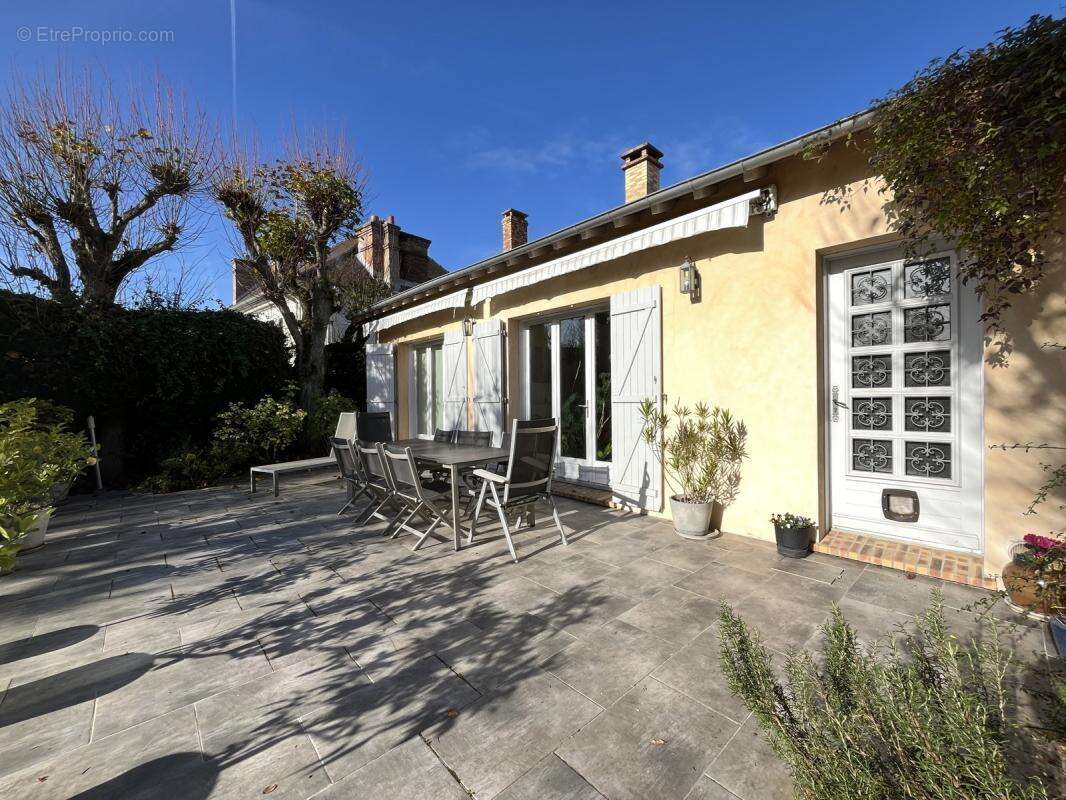 Maison à SAINTRY-SUR-SEINE