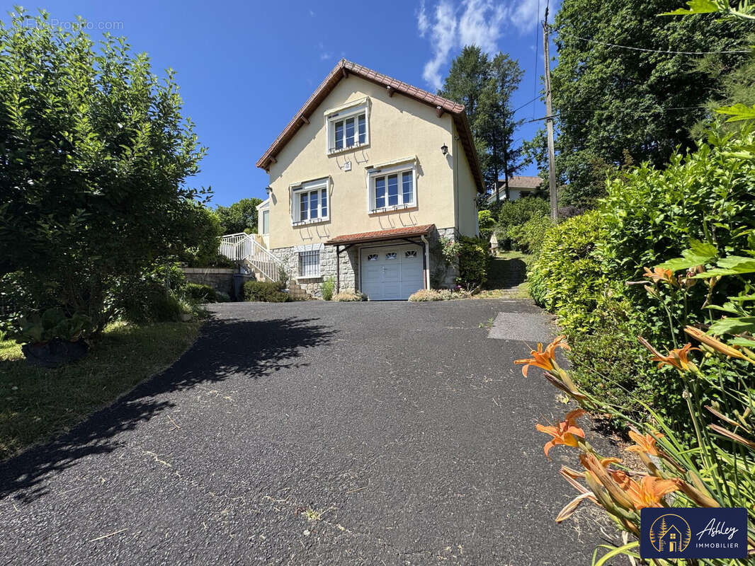 Maison 3 pièces YDES - Maison à YDES