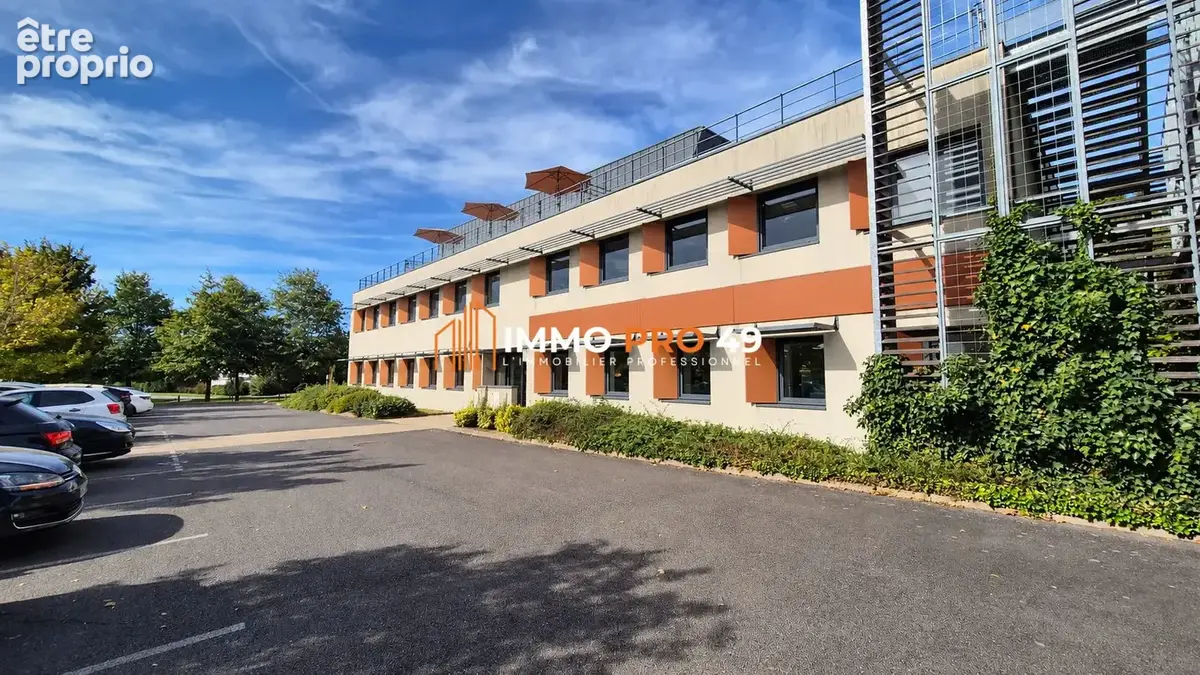 Commerce 90 m² à vendre à Les Herbiers (85500) - photo 1