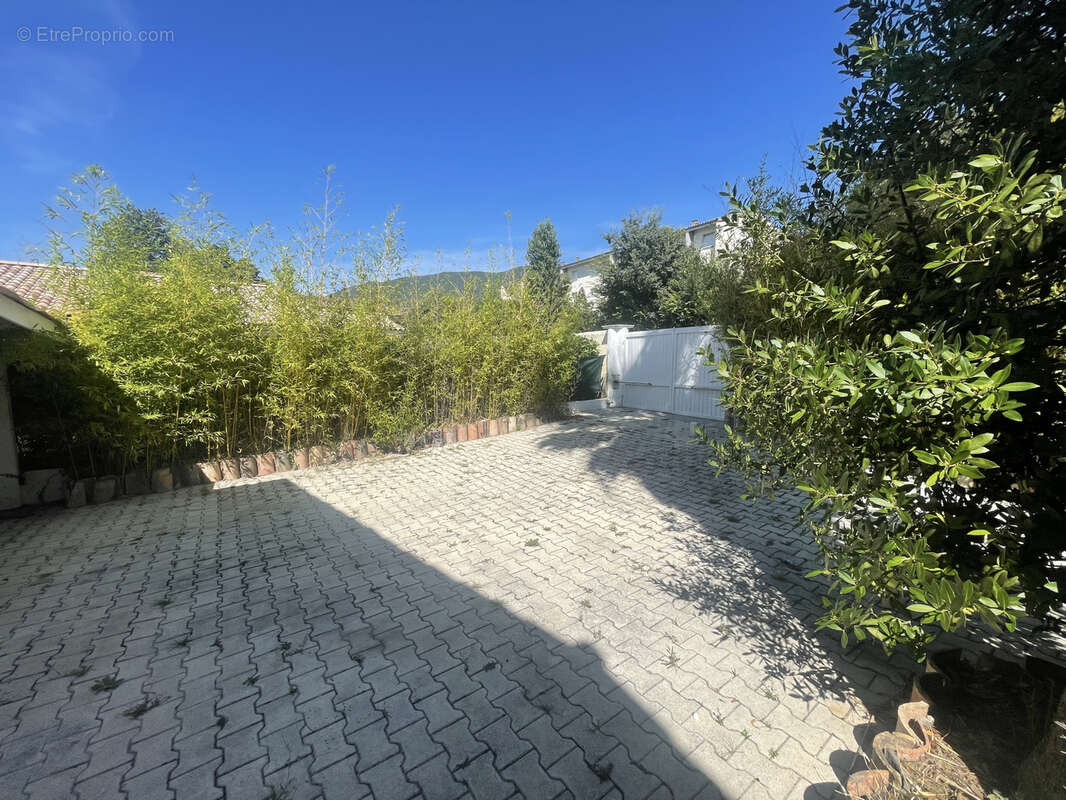 Nyons / proche centre ville / villa 4 pieces / jardin avec piscine - photo 24