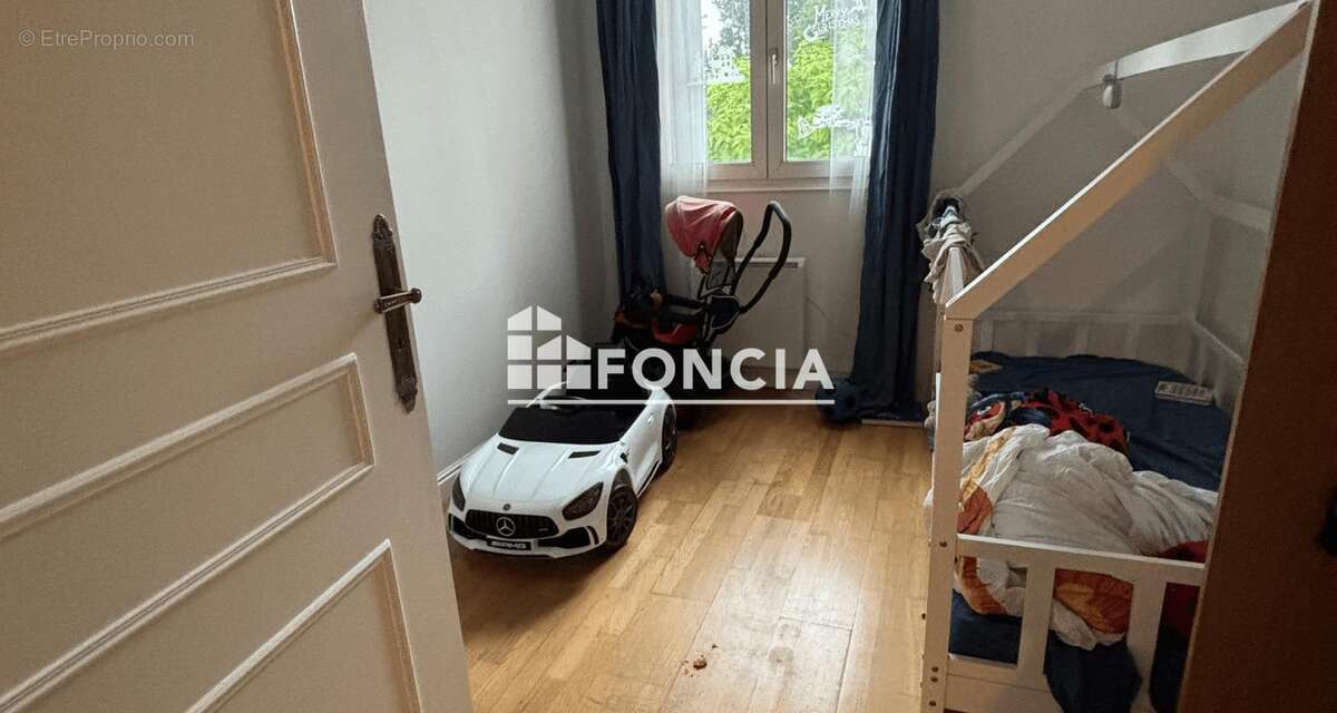 Appartement à CHENNEVIERES-SUR-MARNE