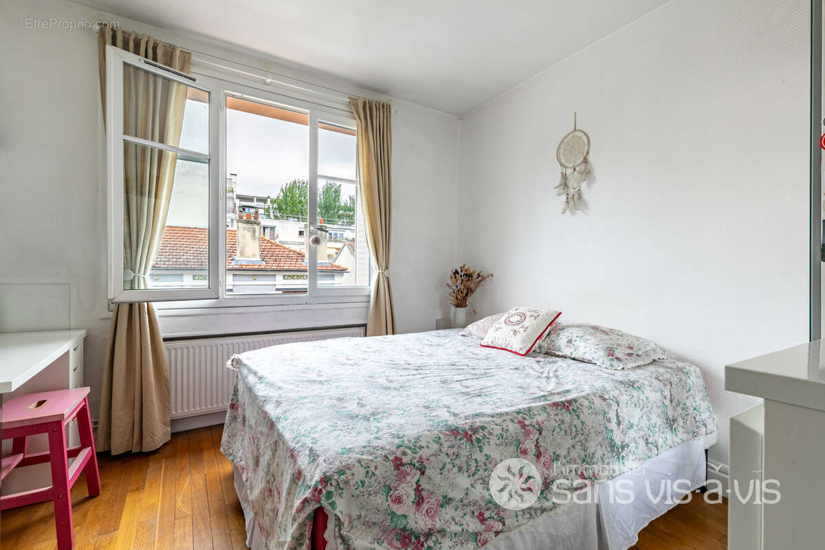 Appartement à COURBEVOIE