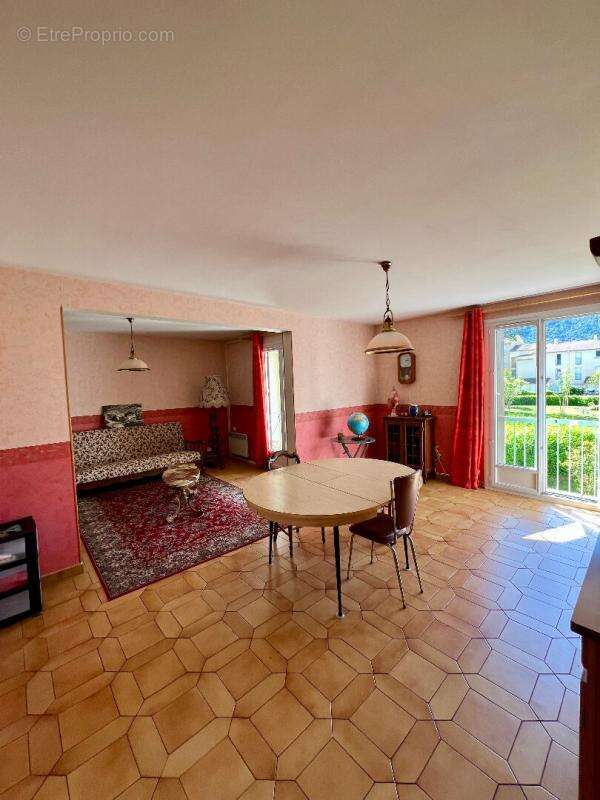Appartement Guilherand Granges 5 pièce(s) 93 m2, garage, cave - photo 2