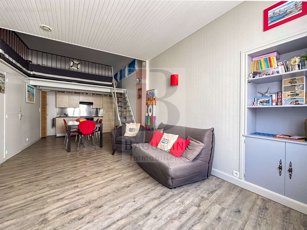 Appartement à FOURAS