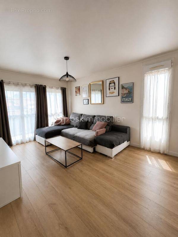 Appartement à TREMBLAY-EN-FRANCE