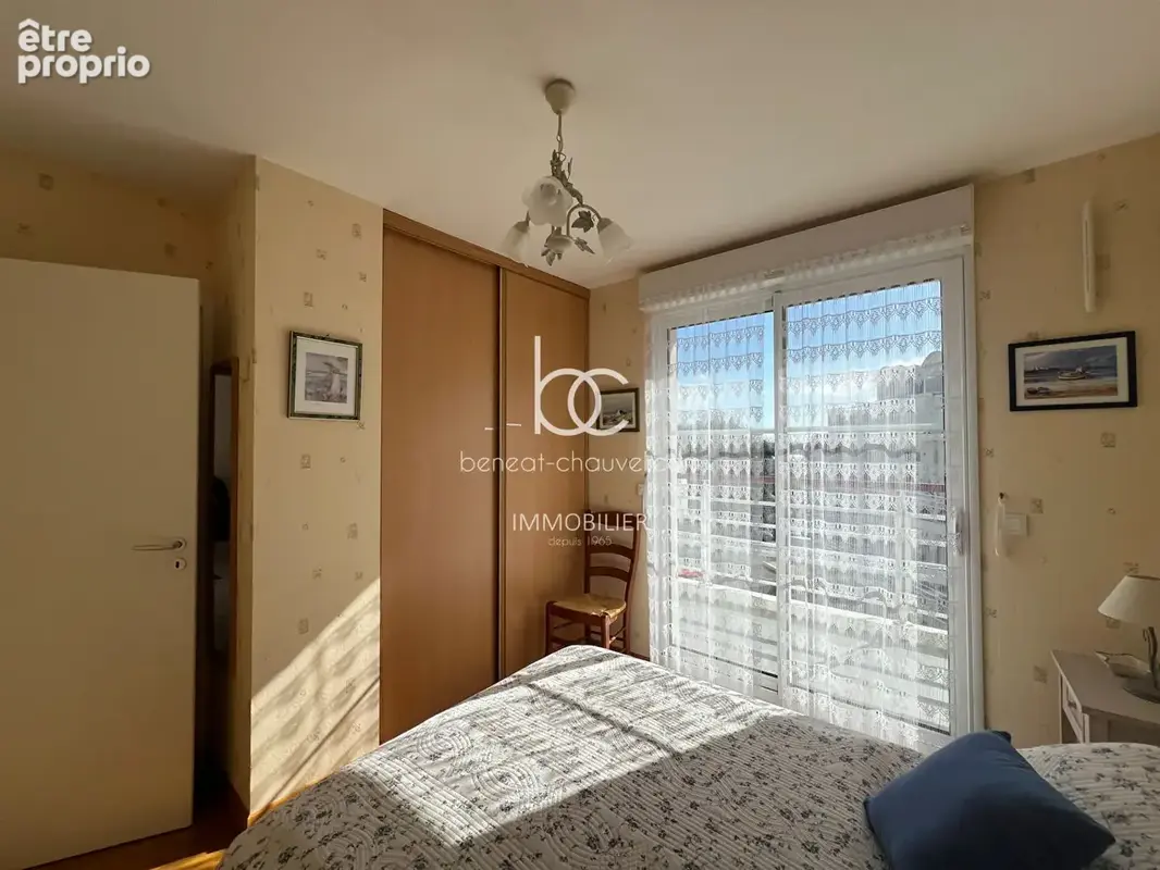 VENTE Appartement T2 SARZEAU Centre  Grand Balcon  Garage Sous-Sol & Ascenseur  Résidence Sécurisée (56370) - photo 5