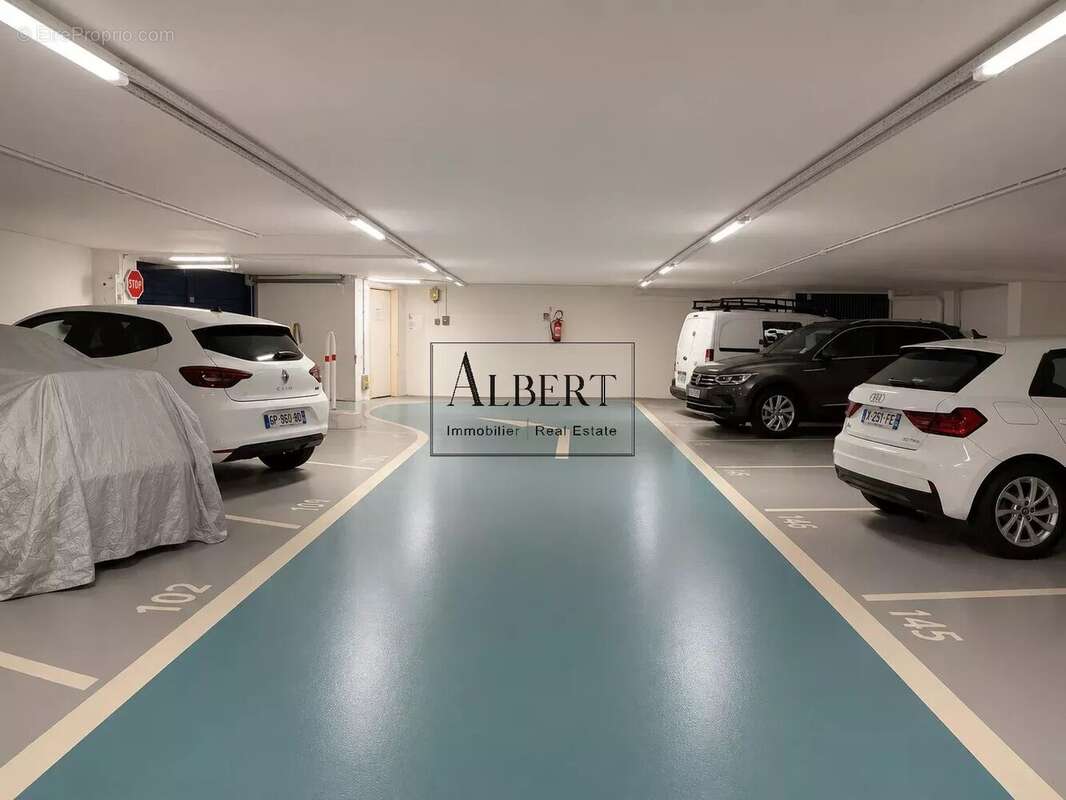 Cannes - rue d'antibes  parking - photo 3