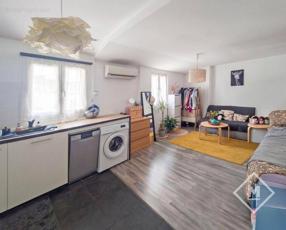 Appartement à MARSEILLE-6E